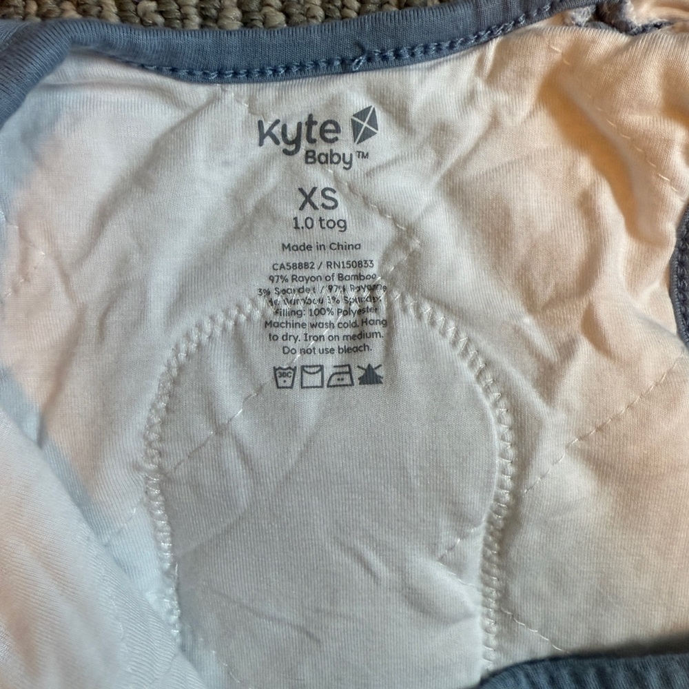 Kyte BABY XS Cream and Blue sleep sac swaddle